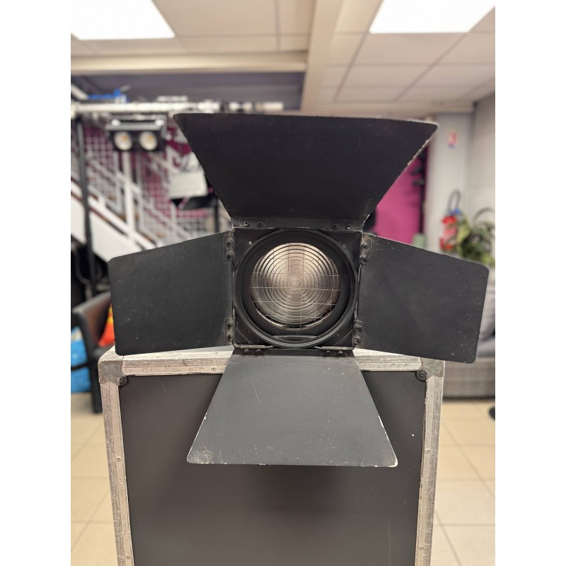 ETC Source Four S4 Fresnel