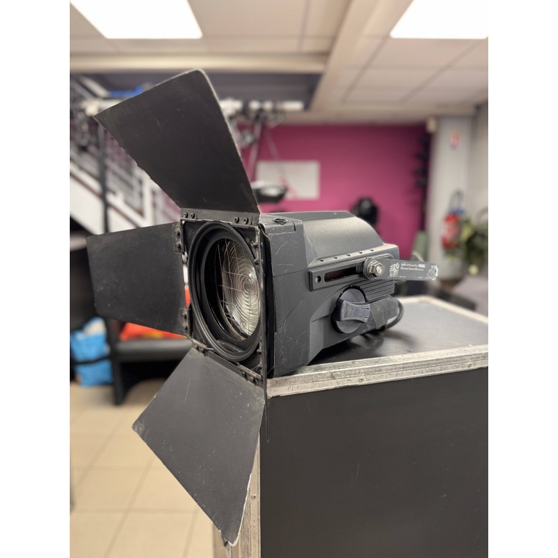 ETC Source Four S4 Fresnel